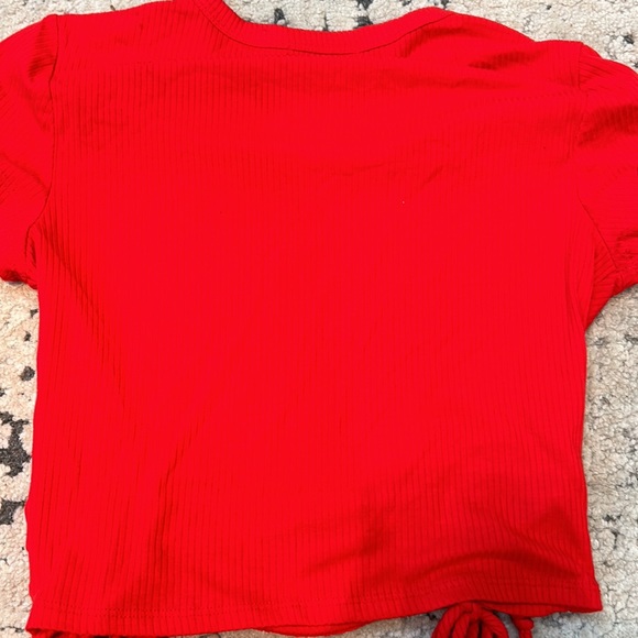 Red shirt - Picture 3 of 3